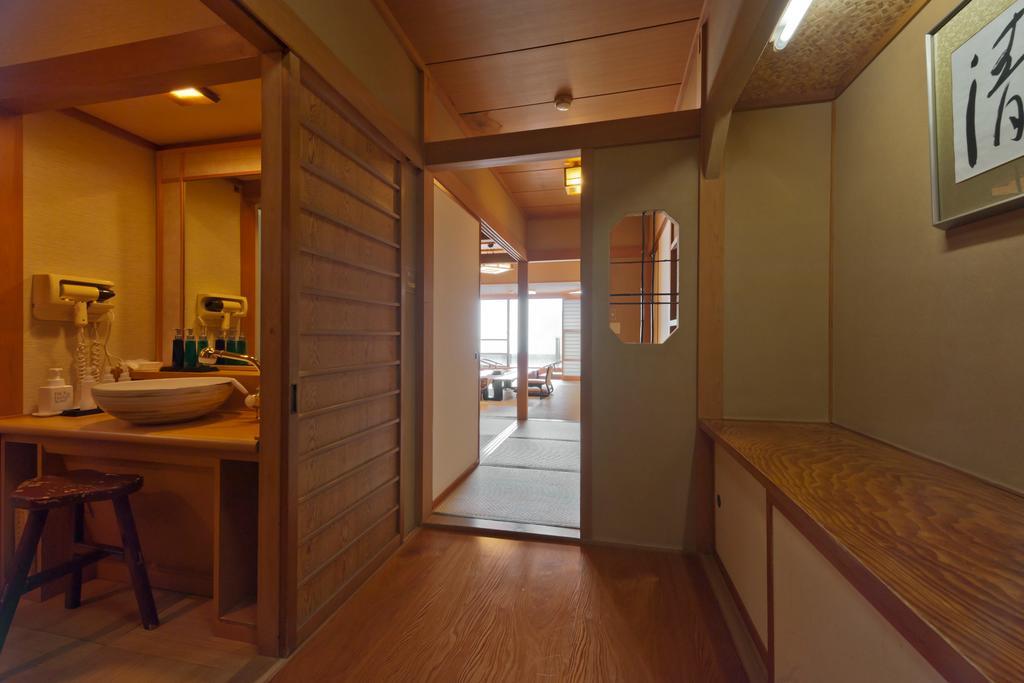 Umibenokakureyu Seiryu Hotell Nishiizu Exteriör bild